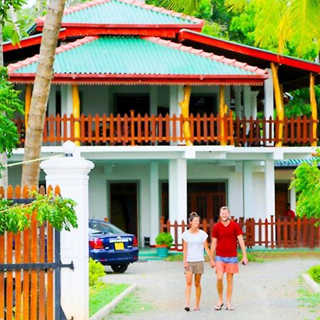 Hotel Birds View Тиссамахарама Экстерьер фото
