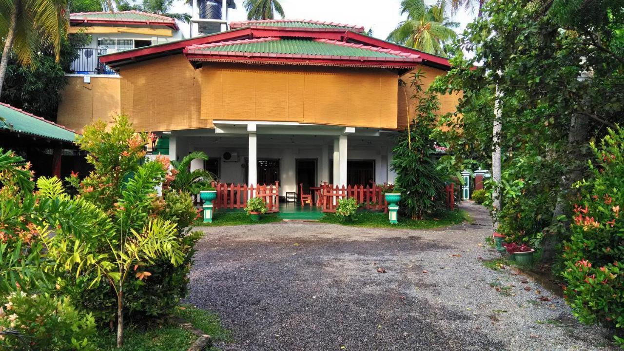 Hotel Birds View Тиссамахарама Экстерьер фото