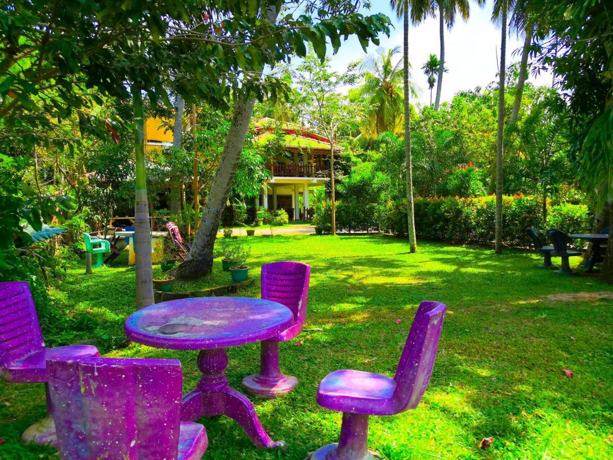 Hotel Birds View Тиссамахарама Экстерьер фото